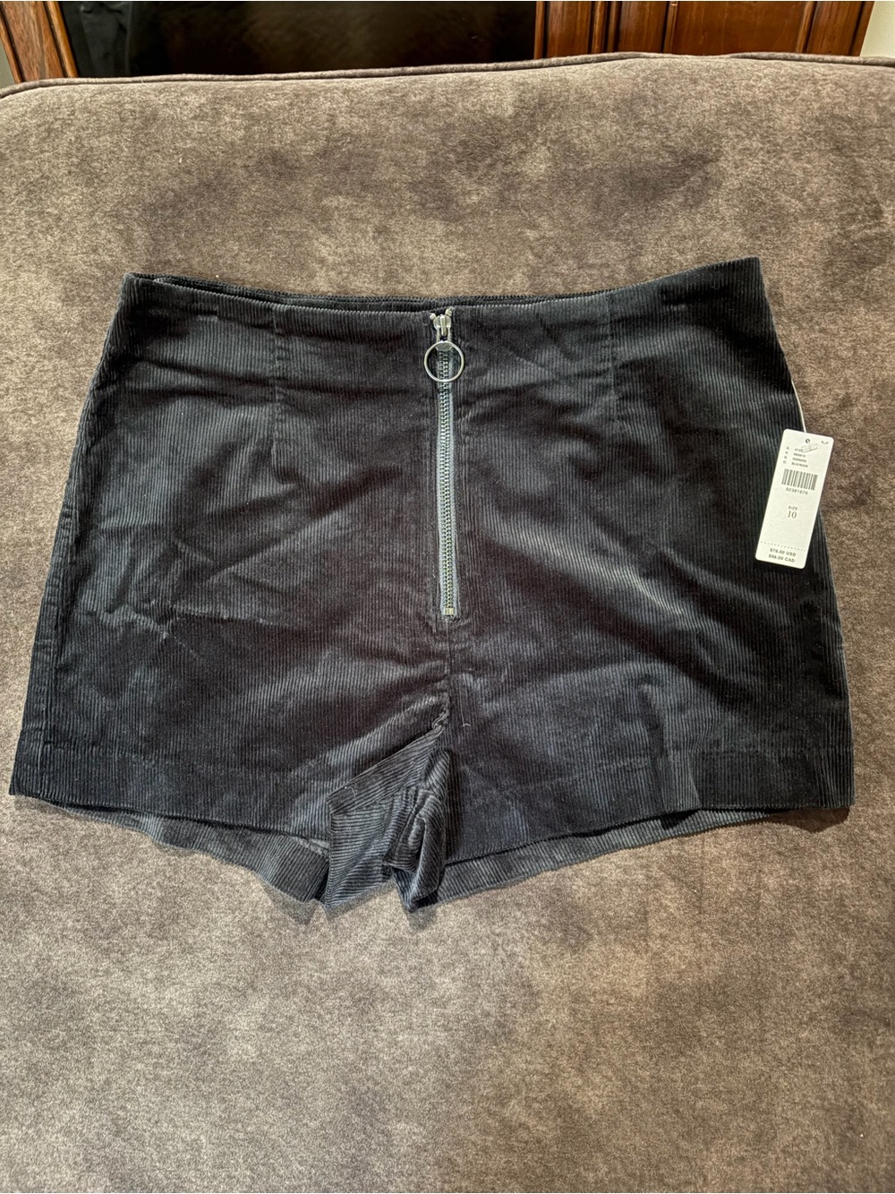 Mauve Black High-Waist Corduroy Shorts with Ring Zip